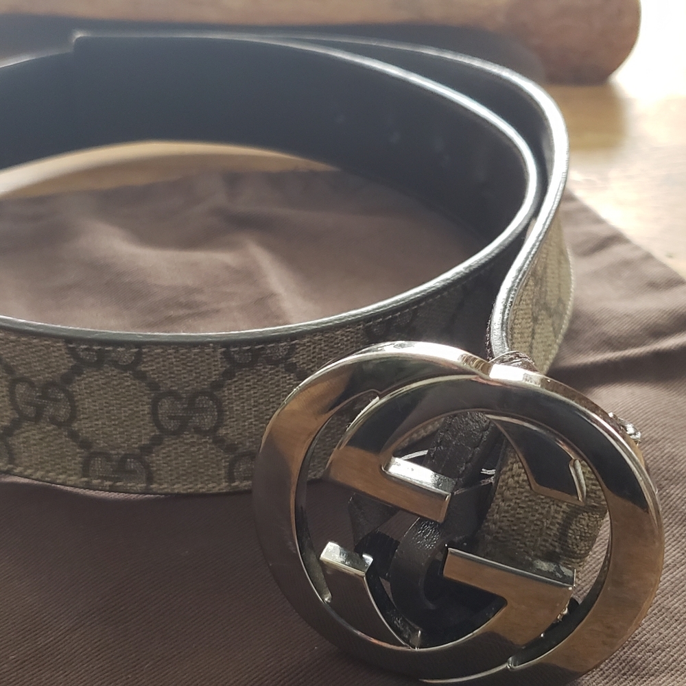 GUCCI
Beige Supreme GG Belt